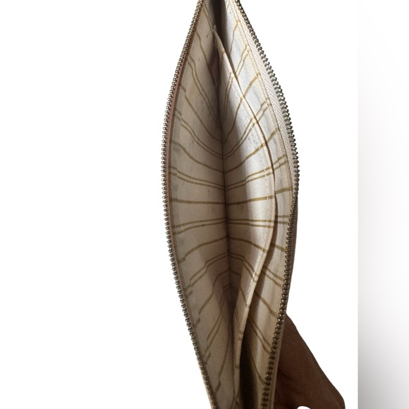 LOUIS VUITTON Damier Azur Canvas Neverfull Pochette Zippered Clutch Bag. - Picture 11 of 12